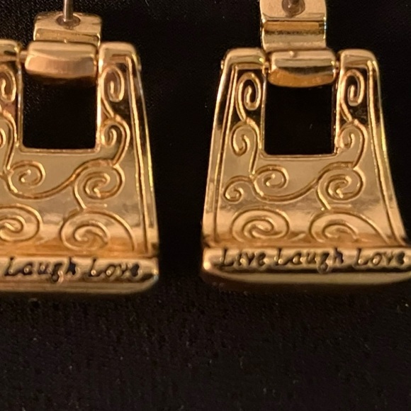 These designer earrings are new in the box - Picture 3 of 4